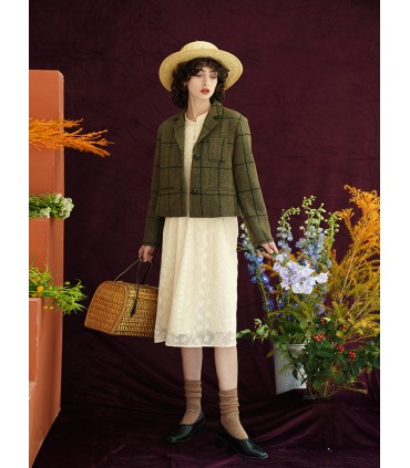 بدلة قصيرة من الصوف منقوشة 