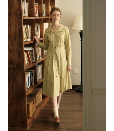 Vestido plissado acordeão clássico com decote gaivota 