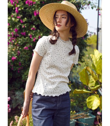 Camiseta feminina de manga curta com franjas florais justas
