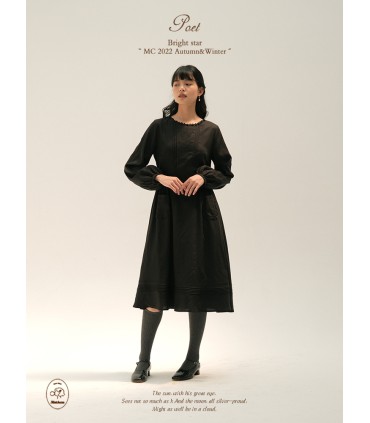 Besticktes dreidimensionales Spitzenkleid aus Seidenstruktur