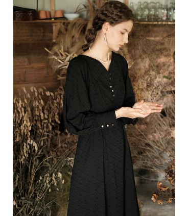Heart-shaped radian collar rose dark dress
