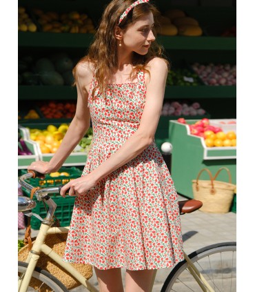 Abito con bretelle larghe floreali con decorazioni in pizzo