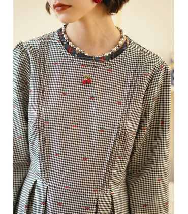 Vestido xadrez preto e branco com gola dupla camada 