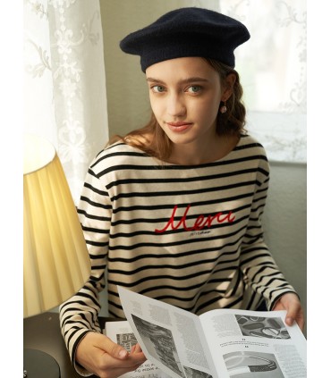 Áo thun dài tay sọc thêu chữ 