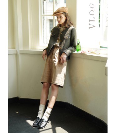 Casaco curto de lã com gola redonda francesa 