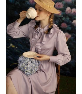 Robe violette à volants chatoyants 