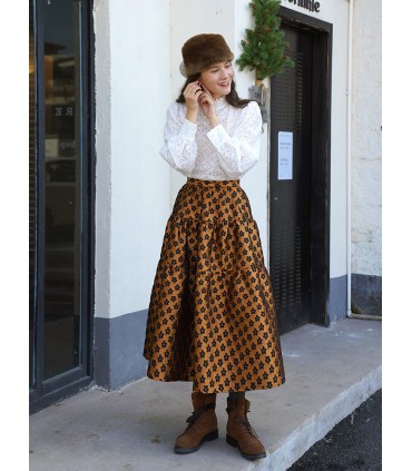 Chemise classique à col roulé et manches bouffantes en dentelle 