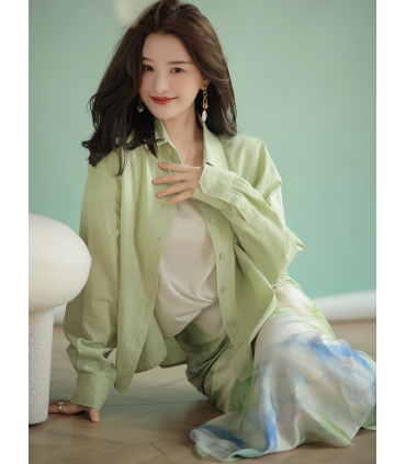 실크 티셔츠 미니멀 스타일 화이트 바닥 셔츠