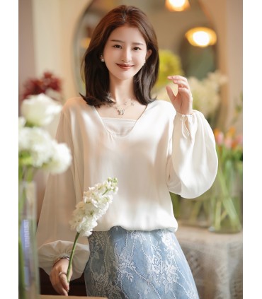 Skirt renda biru tekstur renda skirt lurus
