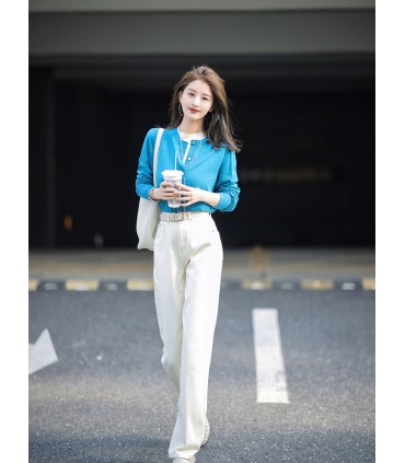 Loose straight white wide-leg pants