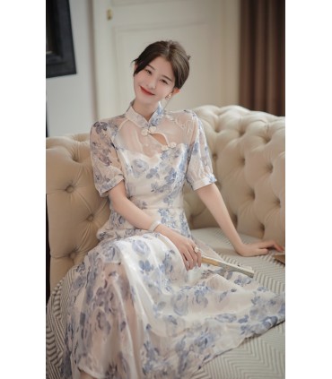 Đầm sườn xám cổ đứng khóa kiểu quốc gia