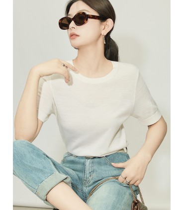 Wang Zha'nın kulaktan kulağa minimalist alt gömleği