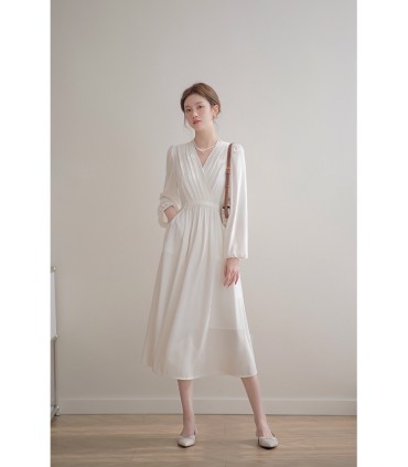 Abito aderente in vita 