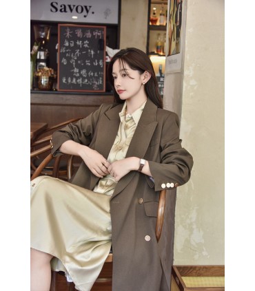 エレガントな華やかなシャツドレス 