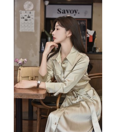 エレガントな華やかなシャツドレス 