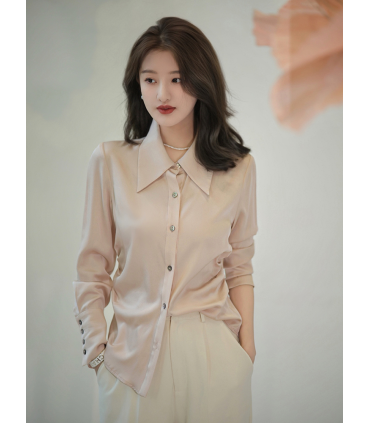 Tasarım anlayışıyla tüm maçlara uygun rahat üst 