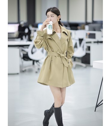 Atmosferica giacca a vento con risvolto invernale 