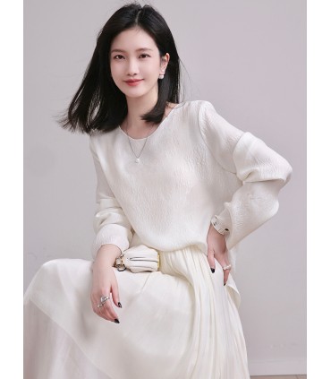 Minimalistyczny top z serii Silk rose 