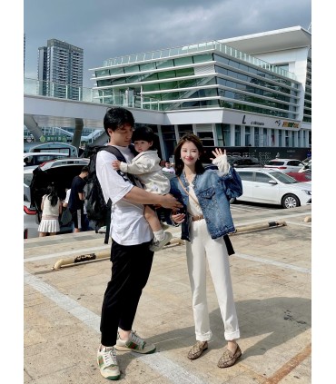 슬림하고 슬림한 루즈한 숏데님자켓 