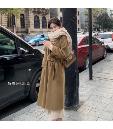 Lapel windbreaker coat with tie coat 