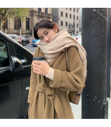 Lapel windbreaker coat with tie coat 