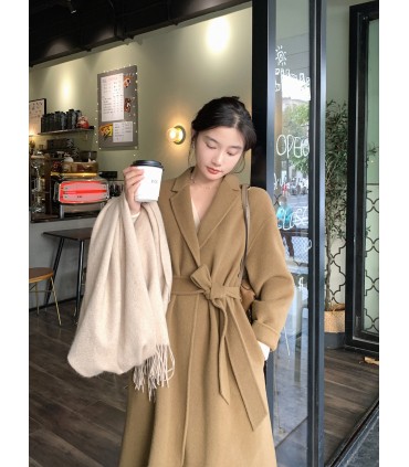 Lapel windbreaker coat with tie coat 