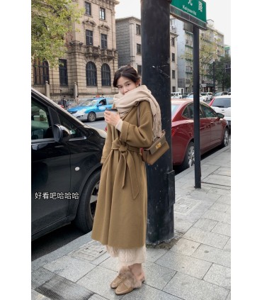 Lapel windbreaker coat with tie coat 
