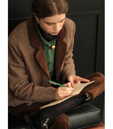 Loket/kalung syiling emas berukir mutiara