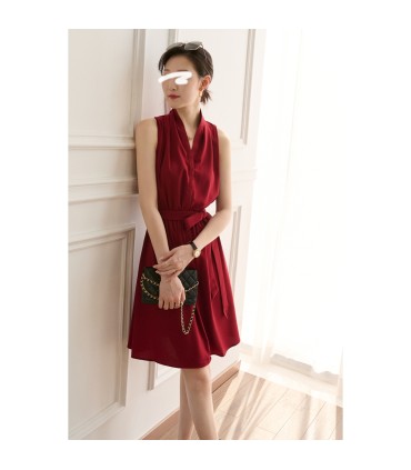 Váy vest cổ chữ V dáng ôm 