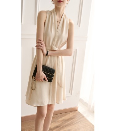 Váy vest cổ chữ V dáng ôm 