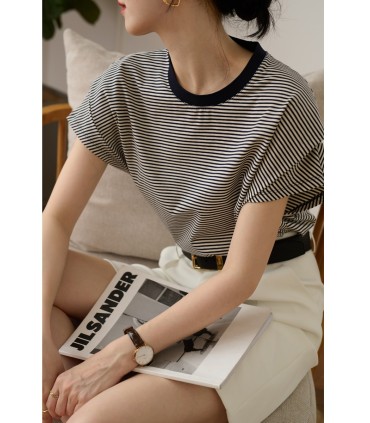 Skräddarsydd slimmad lösrandig kortärmad T-shirt i bomull 