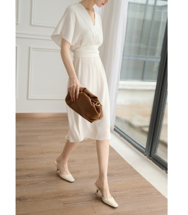 Váy nữ thần lười cổ chữ V