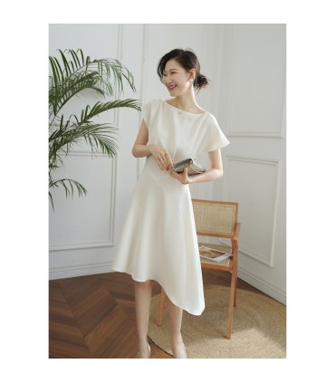 Vestido de acetato irregular com cintura fina