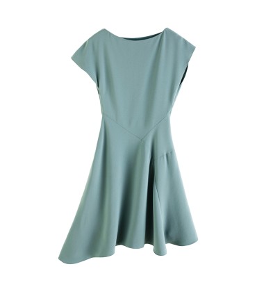 Vestido de acetato irregular com cintura fina