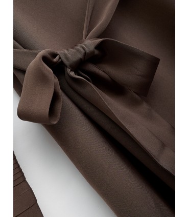 Gaun bertali satin sutra