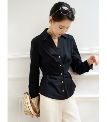 Camicia bianca con scollo a V snellente in vita pieghettata