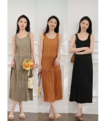 Pleated fabric vest long dress