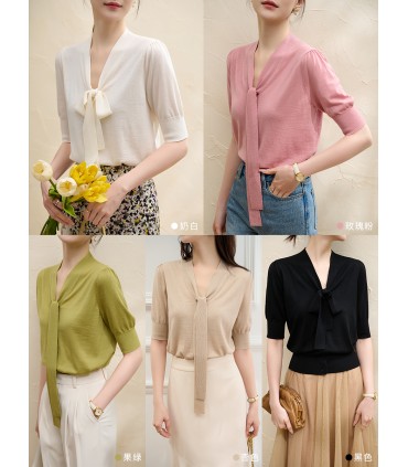 Top in maglia con colletto flottante in lana