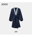 Loose flesh-covering strappy V-neck dress