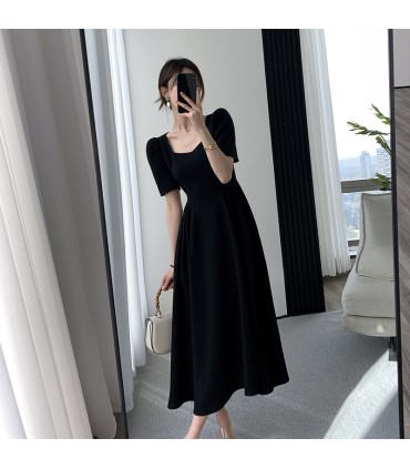 方领高级感赫本风小黑裙