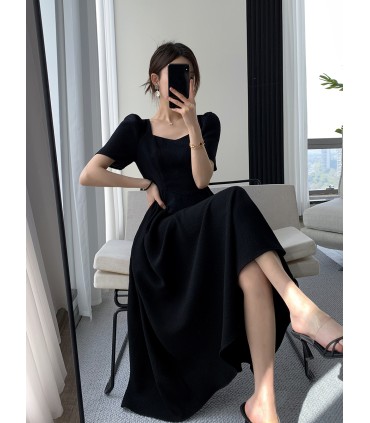 方领高级感赫本风小黑裙