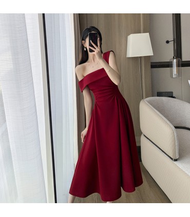 收腰端庄大气宴会礼服长裙