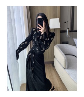 Haut à manches cloche taille tendance et élégant 