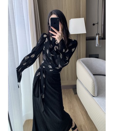 Modieuze en stijlvolle top met wijde mouwen en taille 