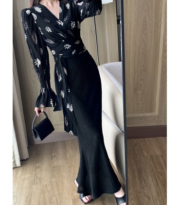 Modieuze en stijlvolle top met wijde mouwen en taille 