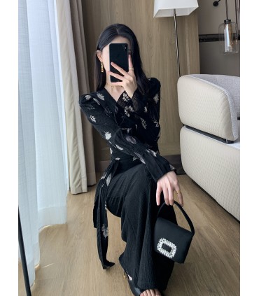 Modieuze en stijlvolle top met wijde mouwen en taille 