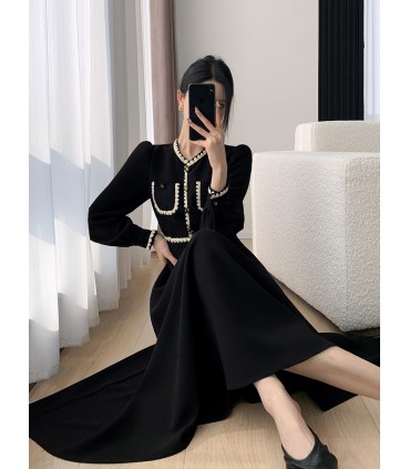 Lang nederdel i Hepburn-stil i high-end talje