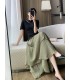 Top a maniche corte alla moda e versatile
