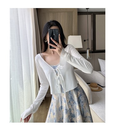 Haut court extérieur fin à manches longues 