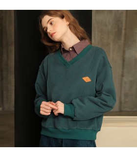 V-neck plus sweater tebal fleece dihiasi label kulit